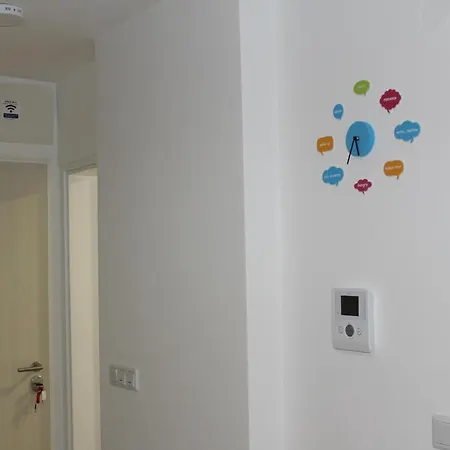 Mirror Apartament *